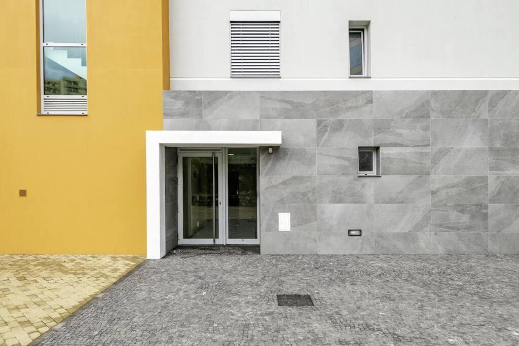 Luxury Poolside View Apartment Funchal  Esterno foto