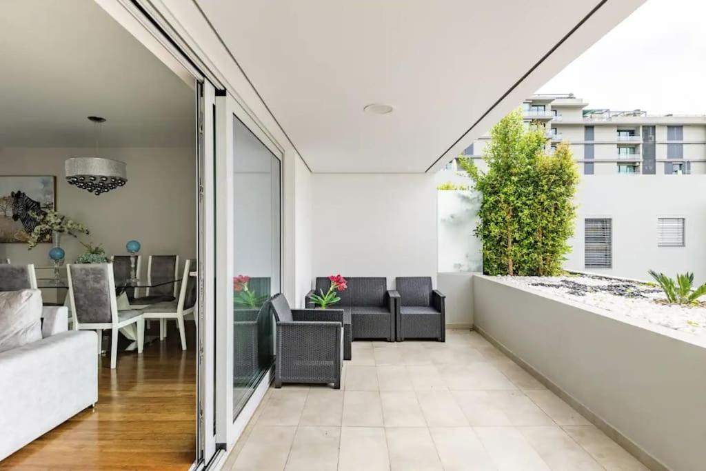 Luxury Poolside View Apartment Funchal  Esterno foto