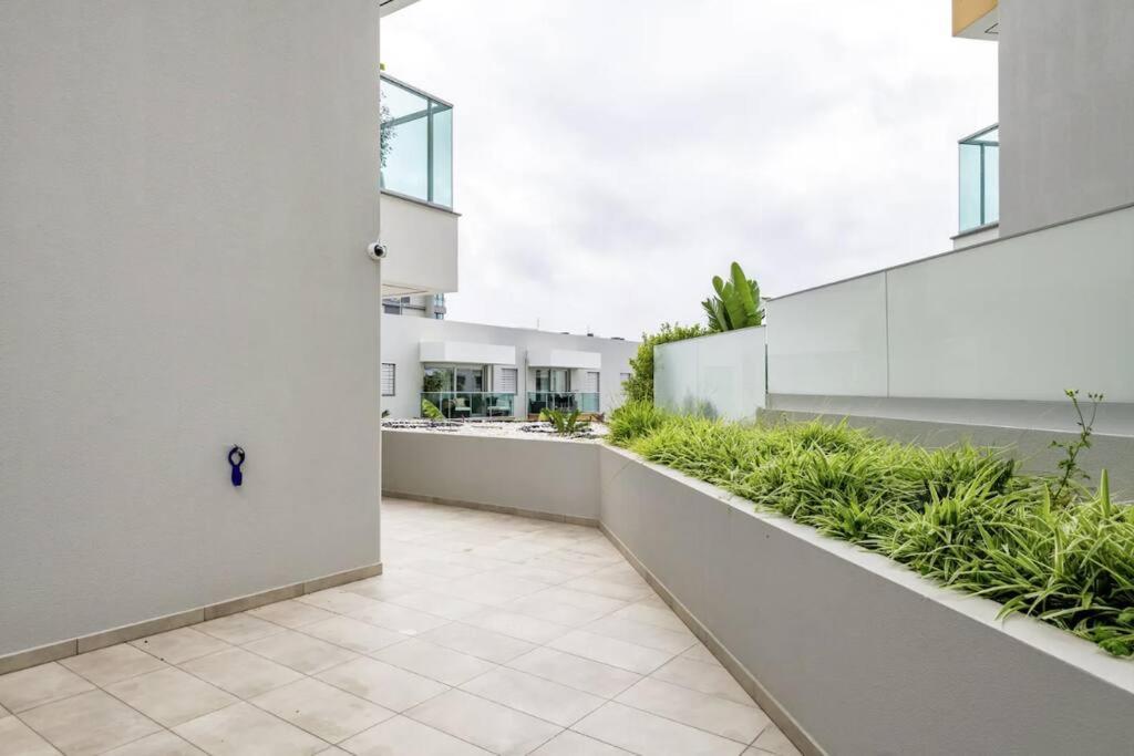 Luxury Poolside View Apartment Funchal  Esterno foto