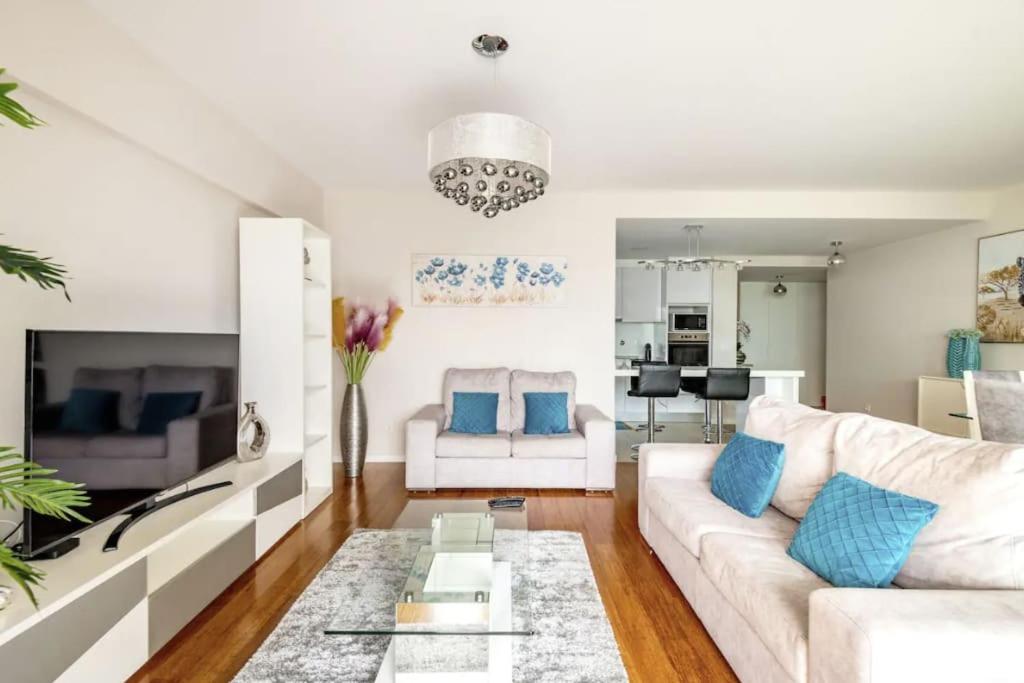 Luxury Poolside View Apartment Funchal  Esterno foto