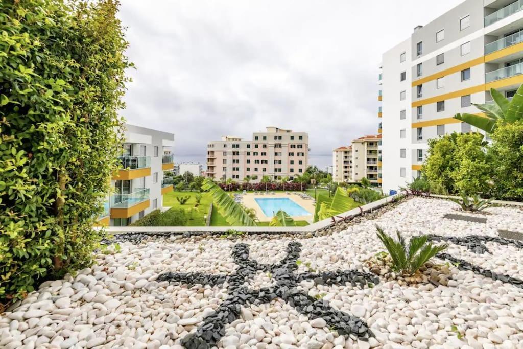 Luxury Poolside View Apartment Funchal  Esterno foto