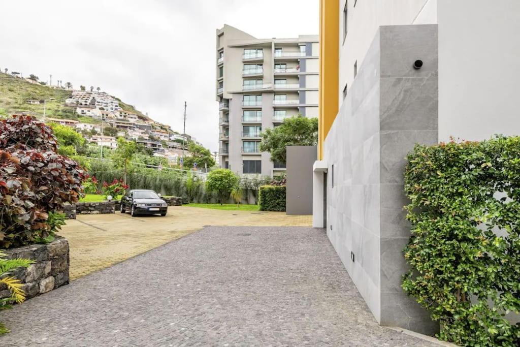 Luxury Poolside View Apartment Funchal  Esterno foto